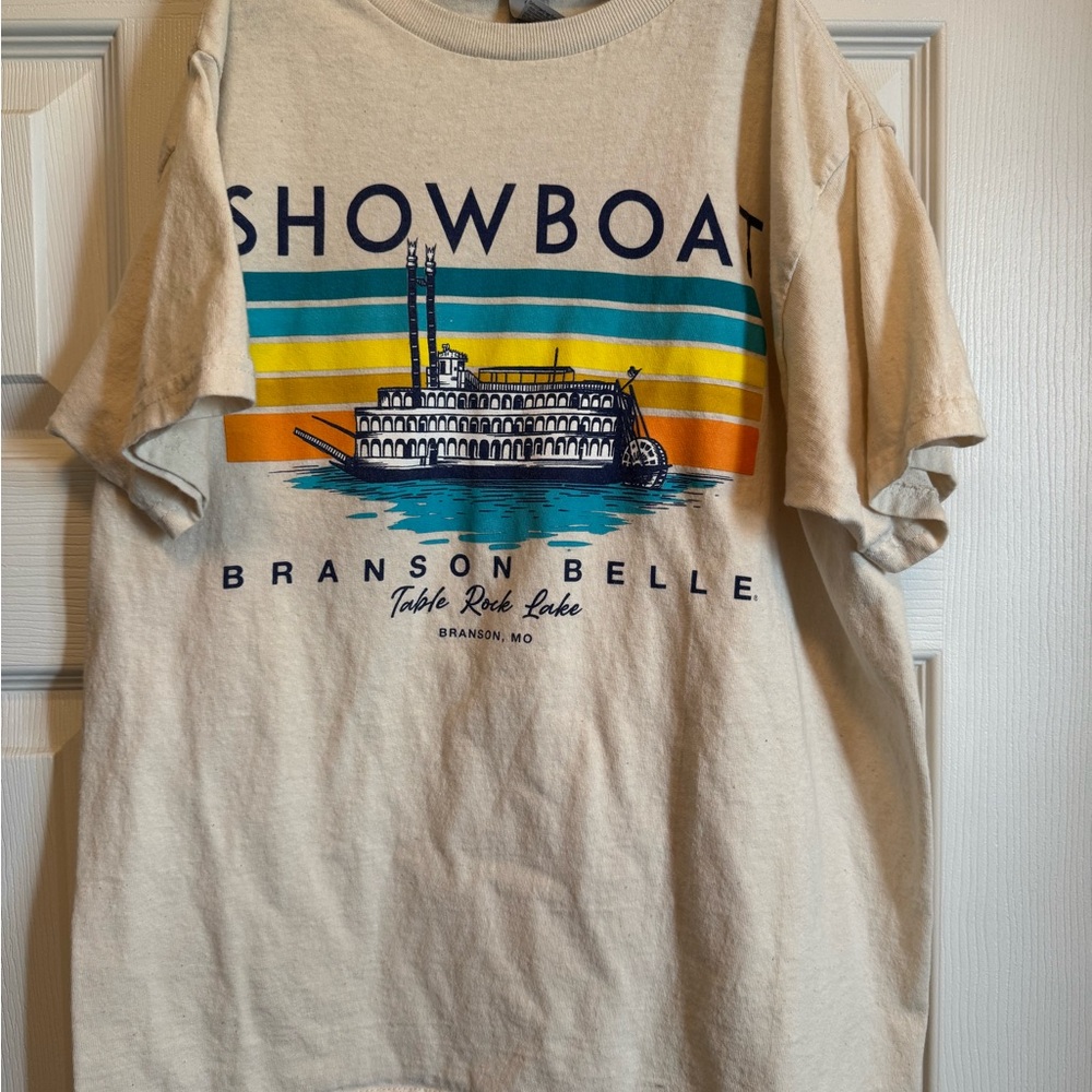Gildan Showboat Graphic T-Shirt - Cream